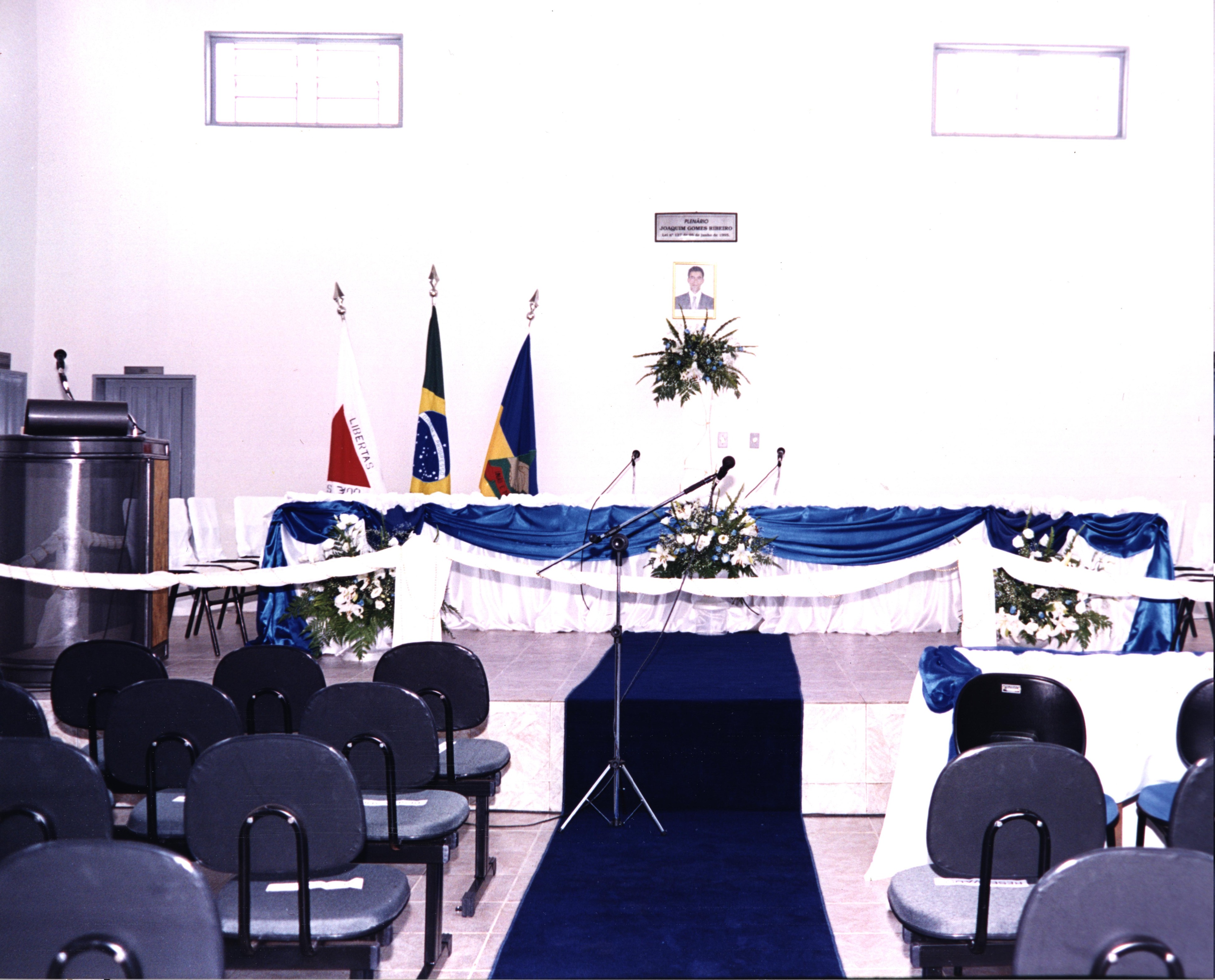 CAMARA 08-12-2002-02.jpg